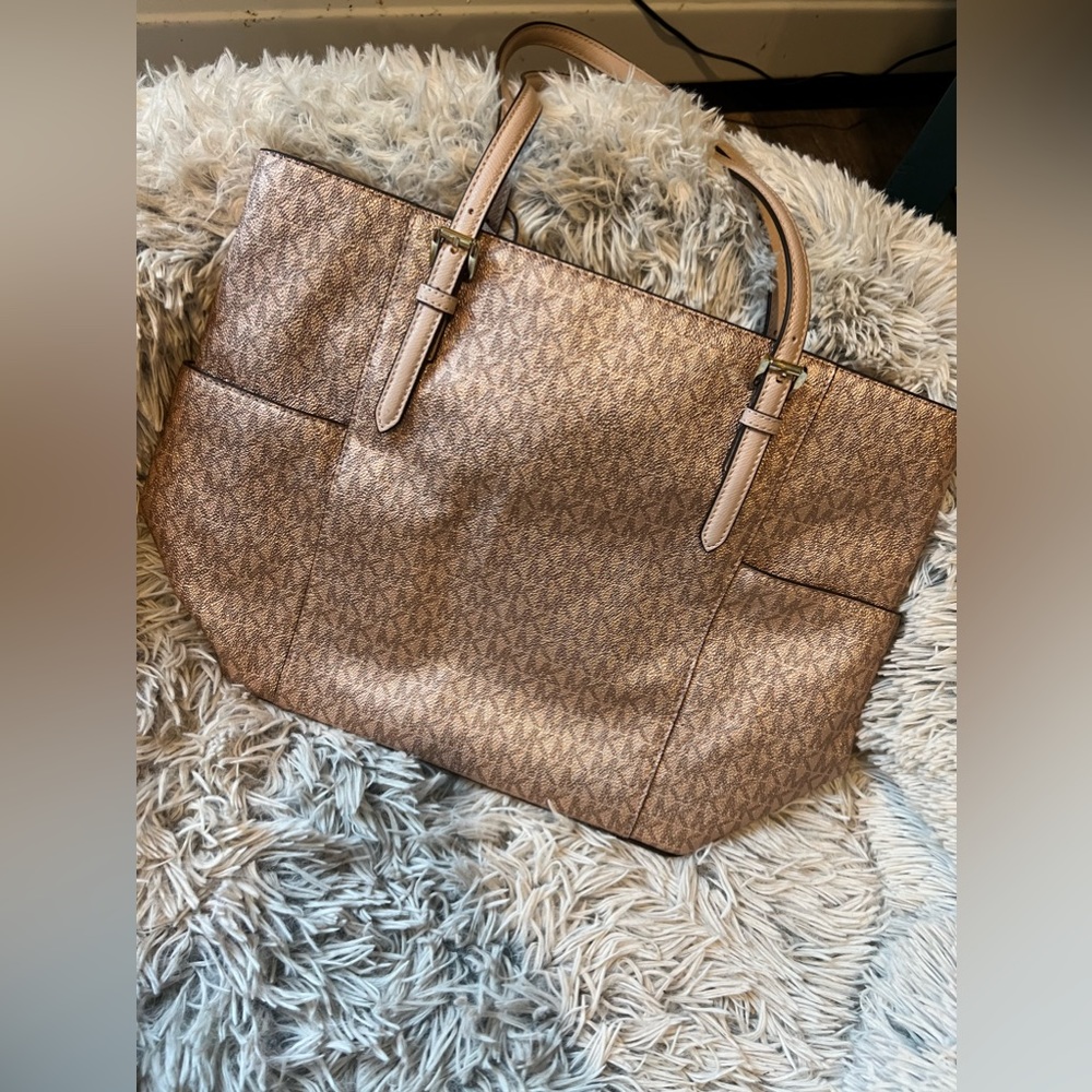 MK Pink & Gold Pocketbook - Picture 4 of 5